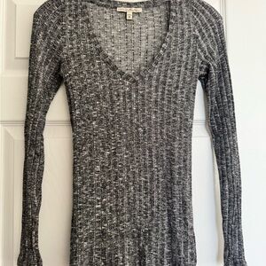 Express Charcoal Ribbed V-Neck Long Sleeve Top